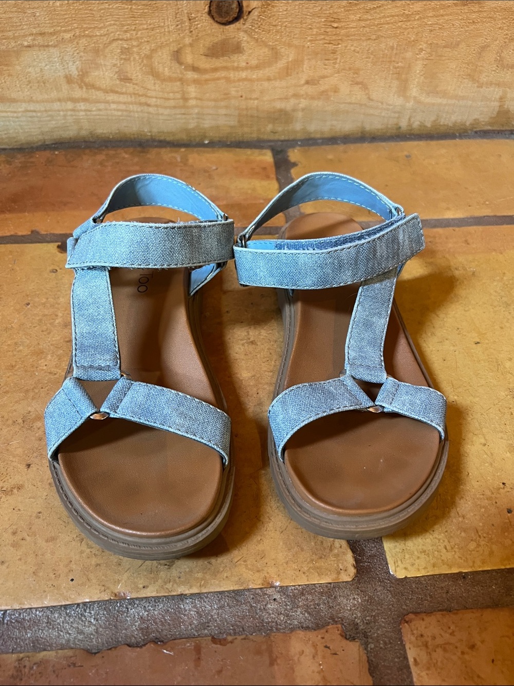 Me Too sandals